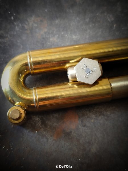 "RESONATOR" for Trumpet, Cornet, French Horn, Flugel and other brass, by De l'Olla